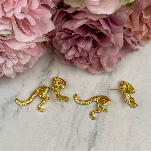 Punk Goth Alien Xenomorph Double Stud Earrings - Picture 13 of 16